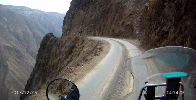 Rio_Huaytara_1k